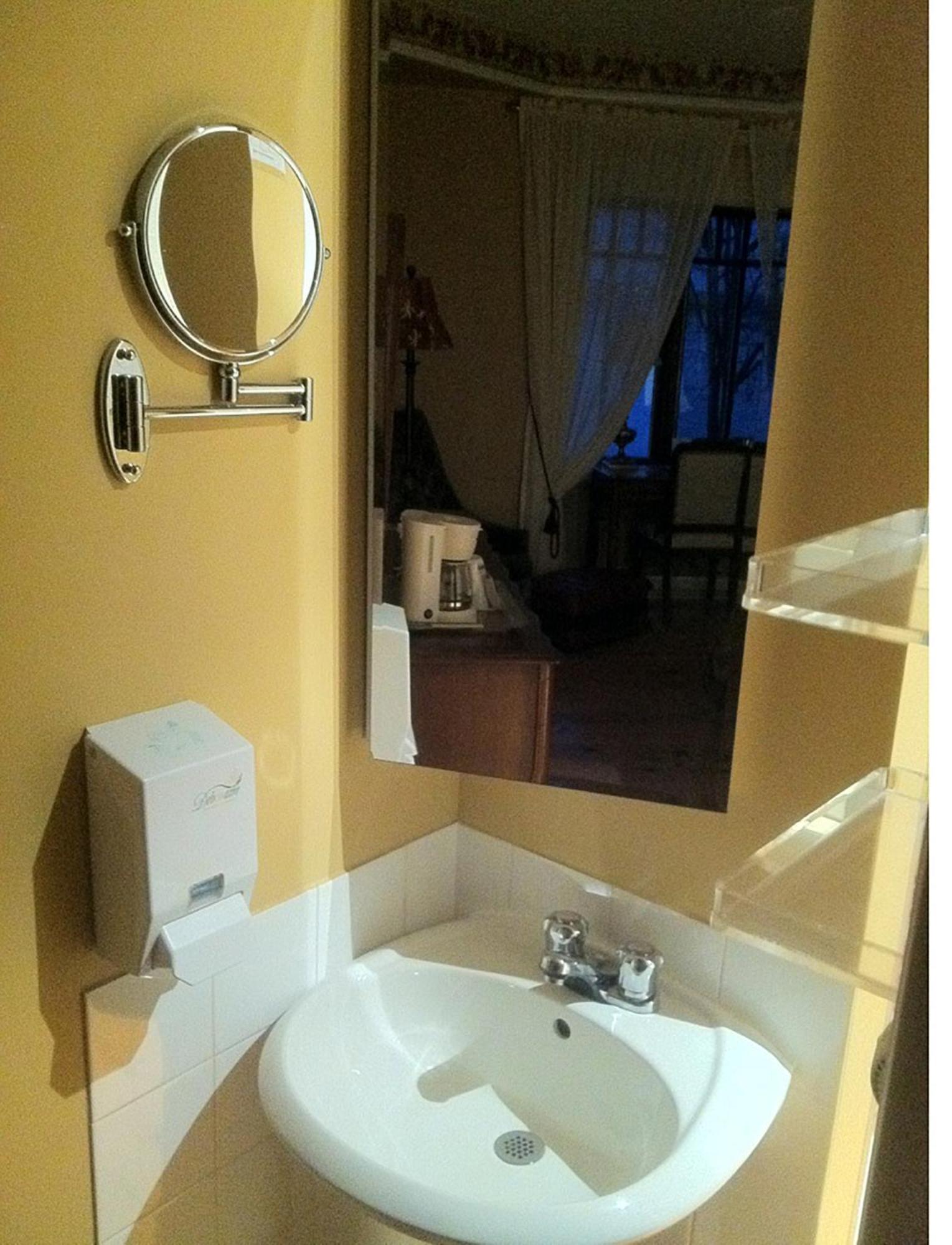 Goéliche hotel et appartement Saint-Laurent-de-l'ile d'Orleans Habitación foto